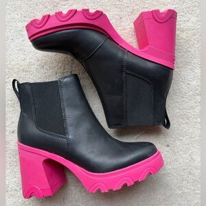 Sorel Brex Chelsea Chunky Heel Boots Womens SZ 7.5 Waterproof Black Pink EEUC